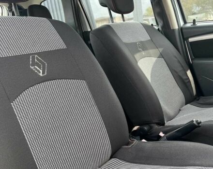 Сірий Рено Дастер, об'ємом двигуна 1.6 л та пробігом 111 тис. км за 8300 $, фото 20 на Automoto.ua