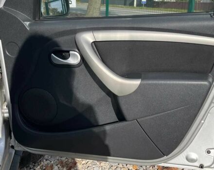 Сірий Рено Дастер, об'ємом двигуна 1.6 л та пробігом 111 тис. км за 8300 $, фото 22 на Automoto.ua