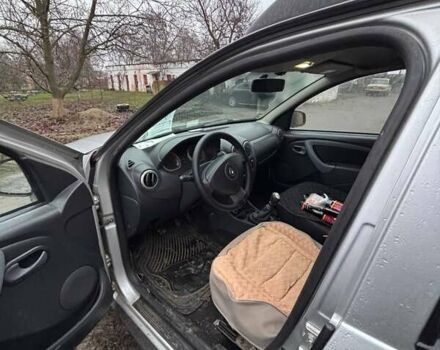 Серый Рено Дастер, объемом двигателя 1.46 л и пробегом 200 тыс. км за 8000 $, фото 4 на Automoto.ua