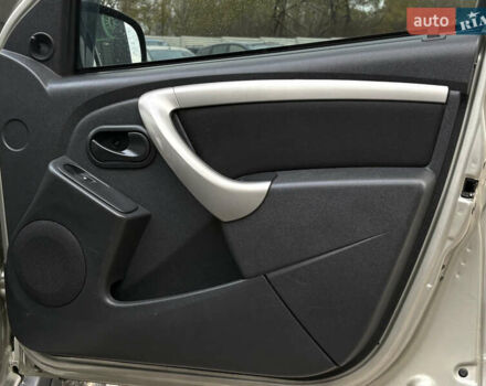 Сірий Рено Дастер, об'ємом двигуна 1.45 л та пробігом 297 тис. км за 8800 $, фото 20 на Automoto.ua