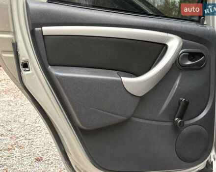 Сірий Рено Дастер, об'ємом двигуна 1.45 л та пробігом 297 тис. км за 8800 $, фото 15 на Automoto.ua