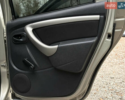 Сірий Рено Дастер, об'ємом двигуна 1.45 л та пробігом 297 тис. км за 8800 $, фото 17 на Automoto.ua