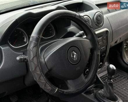 Сірий Рено Дастер, об'ємом двигуна 1.45 л та пробігом 297 тис. км за 8800 $, фото 9 на Automoto.ua
