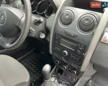 Серый Рено Дастер, объемом двигателя 1.5 л и пробегом 114 тыс. км за 10900 $, фото 4 на Automoto.ua
