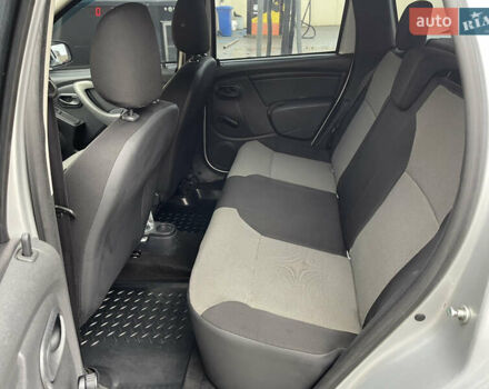 Серый Рено Дастер, объемом двигателя 1.5 л и пробегом 114 тыс. км за 10900 $, фото 9 на Automoto.ua