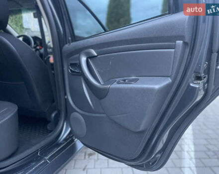 Рено Дастер 2016 в Сарнах на Automoto.ua Серый Рено Дастер, объемом двигателя 1.46 л и пробегом 255 тыс. км за 10300 $, фото 35 на Automoto.ua