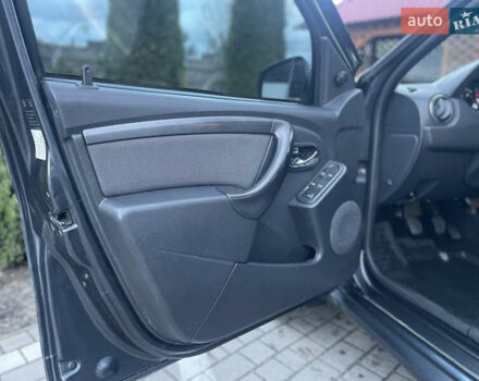 Рено Дастер 2016 в Сарнах на Automoto.ua Серый Рено Дастер, объемом двигателя 1.46 л и пробегом 255 тыс. км за 10300 $, фото 16 на Automoto.ua