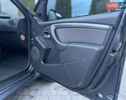 Рено Дастер 2016 в Сарнах на Automoto.ua Серый Рено Дастер, объемом двигателя 1.46 л и пробегом 255 тыс. км за 10300 $, фото 29 на Automoto.ua