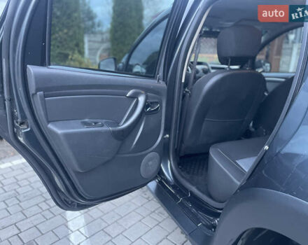 Рено Дастер 2016 в Сарнах на Automoto.ua Серый Рено Дастер, объемом двигателя 1.46 л и пробегом 255 тыс. км за 10300 $, фото 32 на Automoto.ua