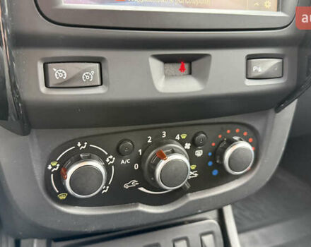 Серый Рено Дастер, объемом двигателя 1.6 л и пробегом 92 тыс. км за 11800 $, фото 28 на Automoto.ua