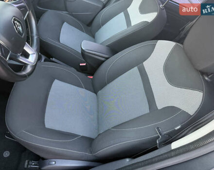 Сірий Рено Дастер, об'ємом двигуна 1.5 л та пробігом 83 тис. км за 13950 $, фото 54 на Automoto.ua