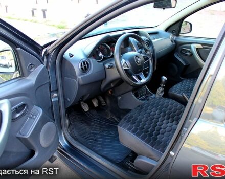 Серый Рено Дастер, объемом двигателя 1.5 л и пробегом 230 тыс. км за 9700 $, фото 5 на Automoto.ua