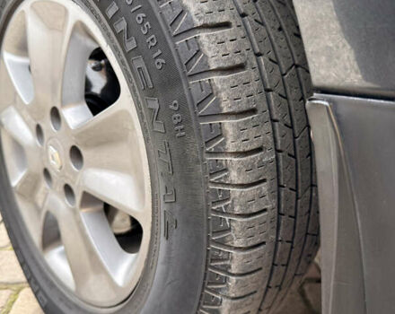 Серый Рено Дастер, объемом двигателя 1.46 л и пробегом 82 тыс. км за 13900 $, фото 11 на Automoto.ua