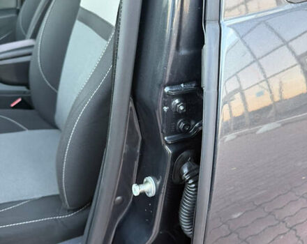 Сірий Рено Дастер, об'ємом двигуна 1.5 л та пробігом 83 тис. км за 13950 $, фото 52 на Automoto.ua