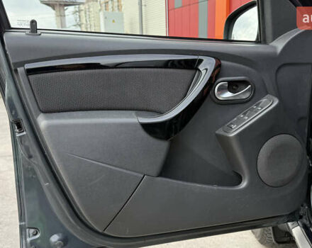 Серый Рено Дастер, объемом двигателя 1.6 л и пробегом 92 тыс. км за 11800 $, фото 17 на Automoto.ua