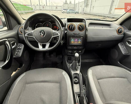 Серый Рено Дастер, объемом двигателя 1.6 л и пробегом 92 тыс. км за 11800 $, фото 51 на Automoto.ua