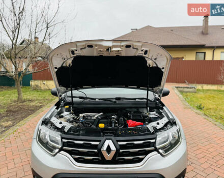 Сірий Рено Дастер, об'ємом двигуна 1.5 л та пробігом 57 тис. км за 18500 $, фото 12 на Automoto.ua