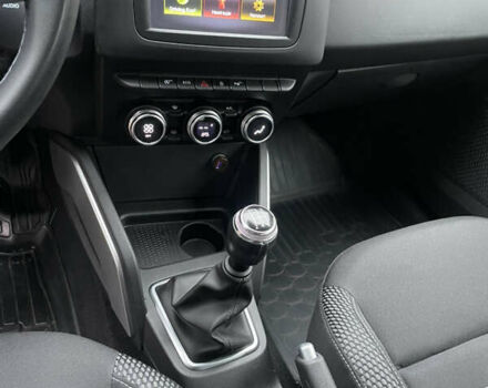 Серый Рено Дастер, объемом двигателя 1.6 л и пробегом 71 тыс. км за 12300 $, фото 10 на Automoto.ua