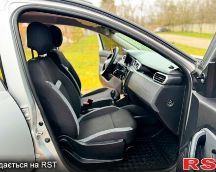 Сірий Рено Дастер, об'ємом двигуна 1.5 л та пробігом 57 тис. км за 18500 $, фото 8 на Automoto.ua