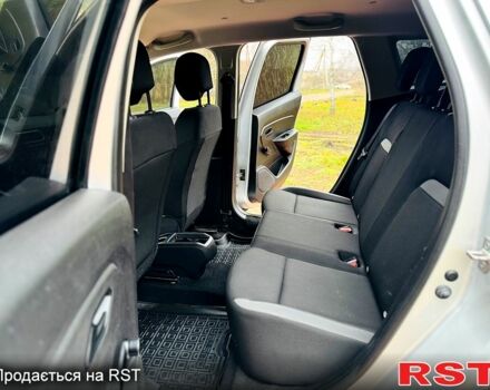 Сірий Рено Дастер, об'ємом двигуна 1.5 л та пробігом 57 тис. км за 18500 $, фото 9 на Automoto.ua