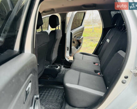 Сірий Рено Дастер, об'ємом двигуна 1.5 л та пробігом 57 тис. км за 18500 $, фото 10 на Automoto.ua