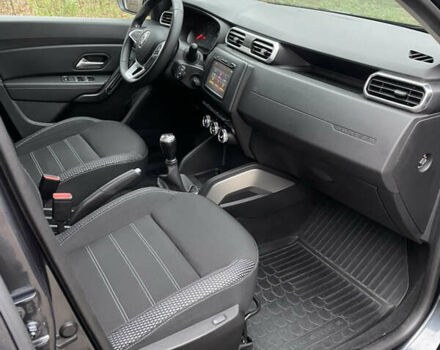 Серый Рено Дастер, объемом двигателя 1.6 л и пробегом 71 тыс. км за 12300 $, фото 12 на Automoto.ua