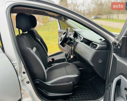 Сірий Рено Дастер, об'ємом двигуна 1.5 л та пробігом 57 тис. км за 18500 $, фото 8 на Automoto.ua