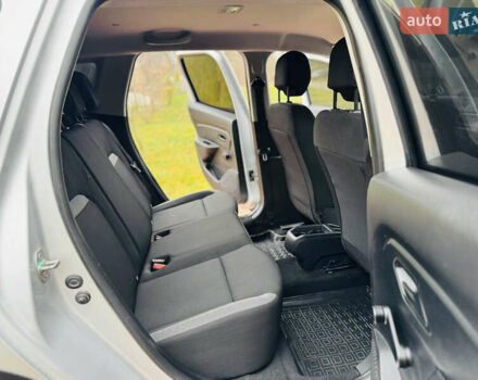 Сірий Рено Дастер, об'ємом двигуна 1.5 л та пробігом 57 тис. км за 18500 $, фото 9 на Automoto.ua