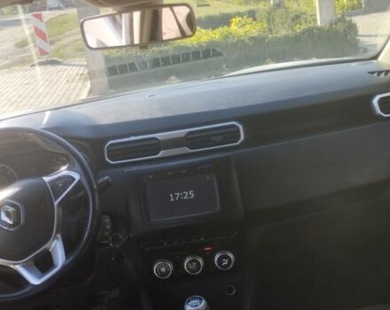 Серый Рено Дастер, объемом двигателя 1.5 л и пробегом 322 тыс. км за 10500 $, фото 4 на Automoto.ua