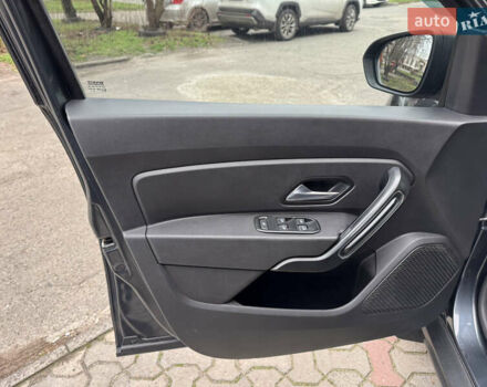 Серый Рено Дастер, объемом двигателя 1.5 л и пробегом 118 тыс. км за 15400 $, фото 19 на Automoto.ua
