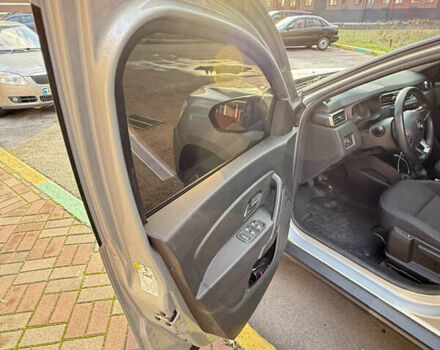Рено Дастер 2019 в Киеве на Automoto.ua Серый Рено Дастер, объемом двигателя 1.6 л и пробегом 120 тыс. км за 16100 $, фото 60 на Automoto.ua