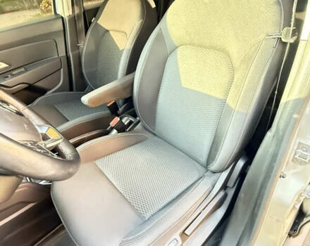 Рено Дастер 2019 в Киеве на Automoto.ua Серый Рено Дастер, объемом двигателя 1.6 л и пробегом 120 тыс. км за 16100 $, фото 53 на Automoto.ua