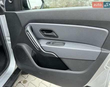 Серый Рено Дастер, объемом двигателя 1.46 л и пробегом 185 тыс. км за 14000 $, фото 41 на Automoto.ua