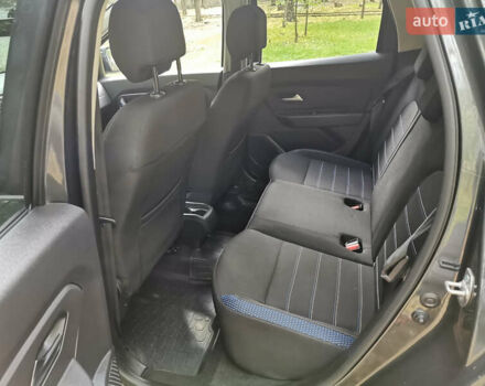 Серый Рено Дастер, объемом двигателя 1.46 л и пробегом 83 тыс. км за 18800 $, фото 12 на Automoto.ua