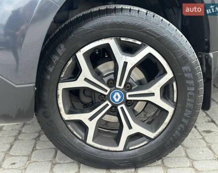 Серый Рено Дастер, объемом двигателя 1.6 л и пробегом 38 тыс. км за 14690 $, фото 3 на Automoto.ua