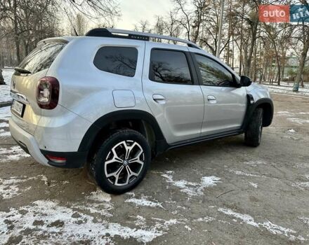 Серый Рено Дастер, объемом двигателя 1.5 л и пробегом 150 тыс. км за 16500 $, фото 6 на Automoto.ua