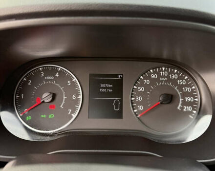 Серый Рено Дастер, объемом двигателя 1.5 л и пробегом 58 тыс. км за 15500 $, фото 10 на Automoto.ua