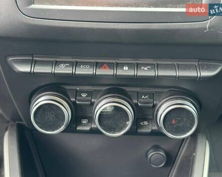 Серый Рено Дастер, объемом двигателя 1.6 л и пробегом 38 тыс. км за 14690 $, фото 24 на Automoto.ua