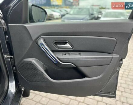 Серый Рено Дастер, объемом двигателя 1.6 л и пробегом 38 тыс. км за 14690 $, фото 32 на Automoto.ua