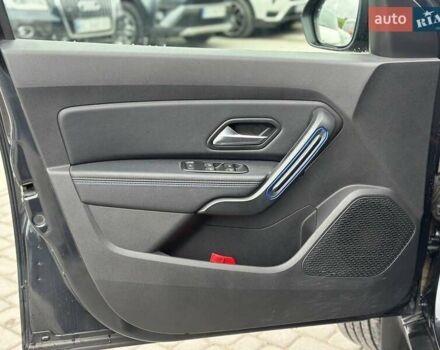 Серый Рено Дастер, объемом двигателя 1.6 л и пробегом 38 тыс. км за 14690 $, фото 15 на Automoto.ua