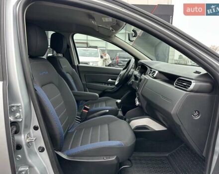 Сірий Рено Дастер, об'ємом двигуна 1.46 л та пробігом 88 тис. км за 18950 $, фото 28 на Automoto.ua