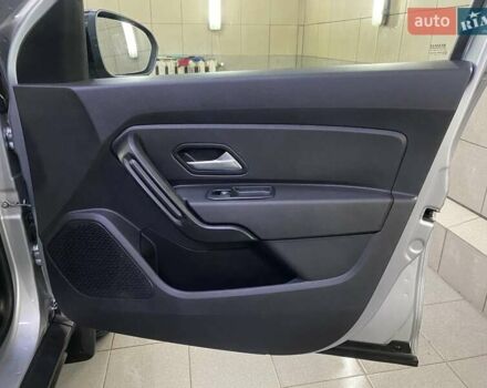 Рено Дастер 2022 в Умани на Automoto.ua Серый Рено Дастер, объемом двигателя 1.6 л и пробегом 69 тыс. км за 19999 $, фото 26 на Automoto.ua