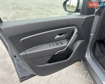 Серый Рено Дастер, объемом двигателя 1.6 л и пробегом 20 тыс. км за 19400 $, фото 25 на Automoto.ua