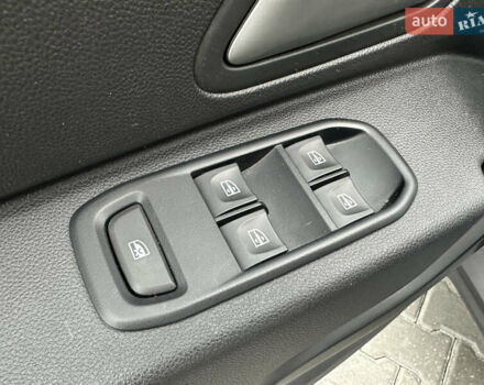 Серый Рено Дастер, объемом двигателя 1.6 л и пробегом 20 тыс. км за 19400 $, фото 26 на Automoto.ua