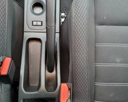 Серый Рено Дастер, объемом двигателя 1.6 л и пробегом 12 тыс. км за 18900 $, фото 7 на Automoto.ua