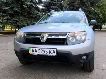 Сірий Рено Дастер, об'ємом двигуна 1.6 л та пробігом 121 тис. км за 8513 $, фото 1 на Automoto.ua
