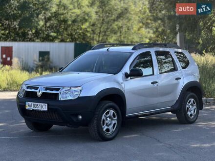 Рено Дастер 2011 в Киеве на Automoto.ua Серый Рено Дастер, объемом двигателя 1.5 л и пробегом 317 тыс. км за 7400 $, фото 1 на Automoto.ua