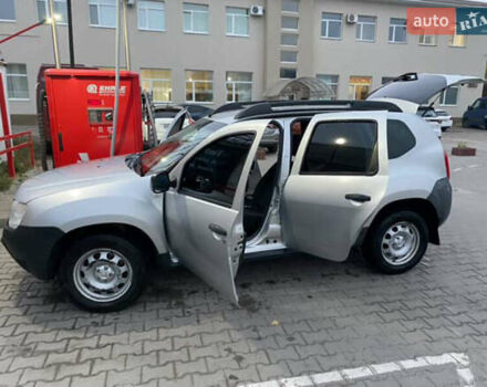 Серый Рено Дастер, объемом двигателя 1.6 л и пробегом 265 тыс. км за 7000 $, фото 1 на Automoto.ua