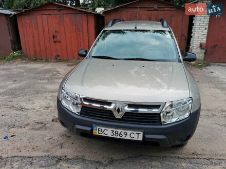 Серый Рено Дастер, объемом двигателя 1.6 л и пробегом 65 тыс. км за 10000 $, фото 1 на Automoto.ua