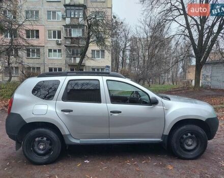 Серый Рено Дастер, объемом двигателя 1.46 л и пробегом 237 тыс. км за 9999 $, фото 1 на Automoto.ua